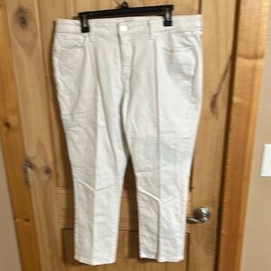 a.n.a White Ankle Skinny Cropped Jeans